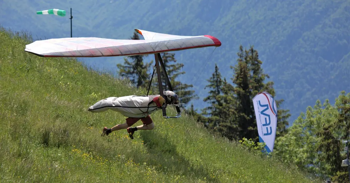 Les sensations extrêmes du vol en wingsuit : ce que vous devez savoir