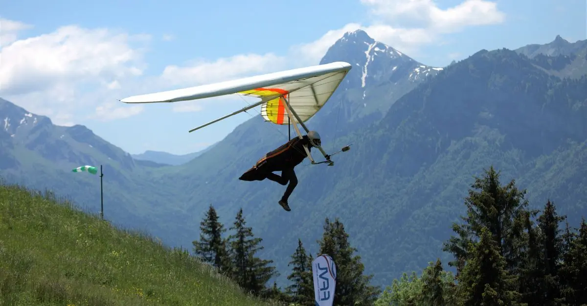 Vol en wingsuit : les sensations fortes à l'horizon